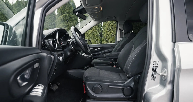 Mercedes-Benz Klasa V cena 166990 przebieg: 95990, rok produkcji 2017 z Działoszyce małe 742